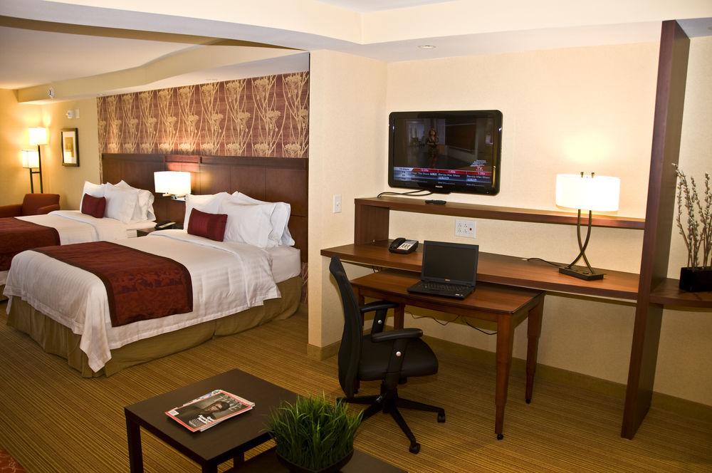 Courtyard By Marriott Hotel